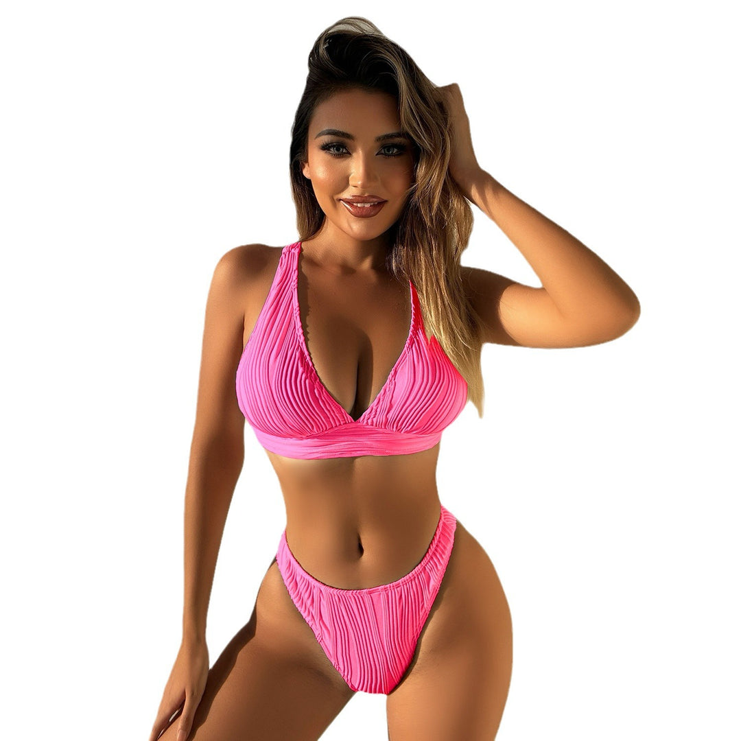 Dame bikinitop med raffinerede rynkeelementer og trendy krydsdesign Stilla