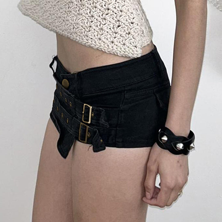 Dame Moderigtige shorts med dekorative spænder og bæltestropper Skovae