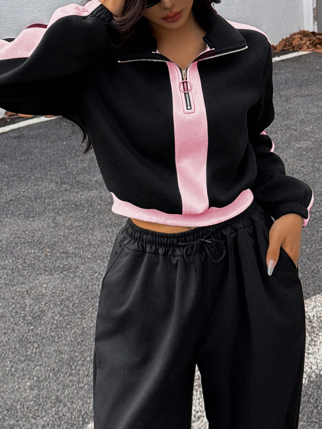 Kvinders sporty loungewear sæt med halvvide og elegante kontraststriber Skovae