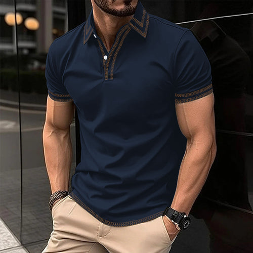 Stilfuld herre-polo med trendy broderidetaljer Stilla