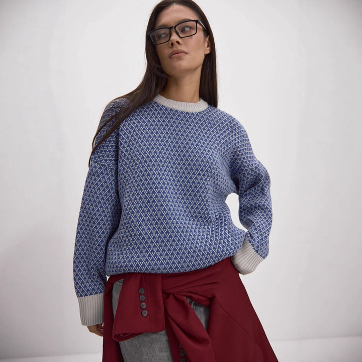 Kvinders strikket pullover med elegant zigzagmønster og blød rund halsudskæring Stilla