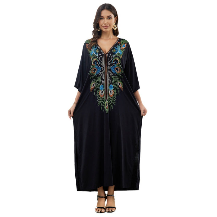 Dame Kaftan med kunstneriske påfuglestikninger og elegant V-udskæring Stilla