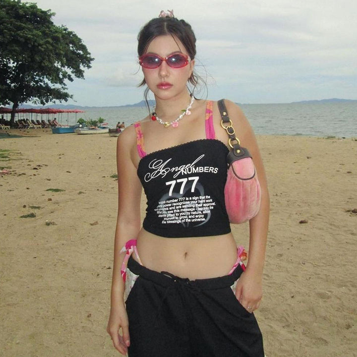 Dame Crop-Top med elegant skrift og tætsiddende pasform Stilla