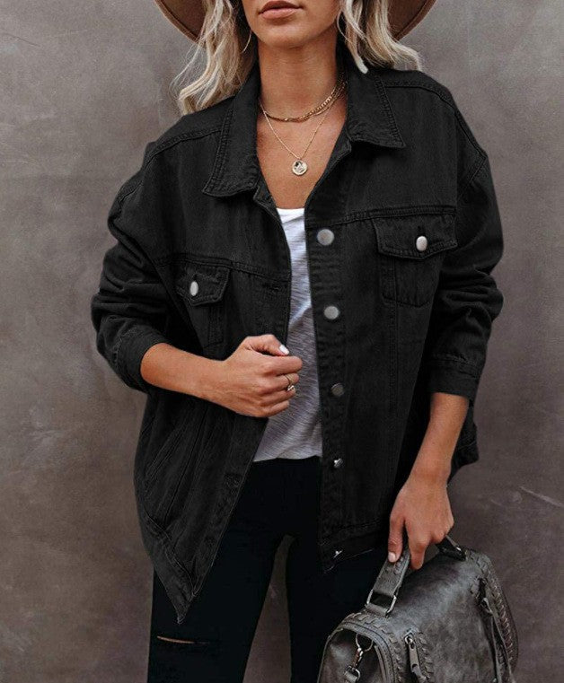 Kvinders oversized denimjakke med praktiske brystlommer Stilla