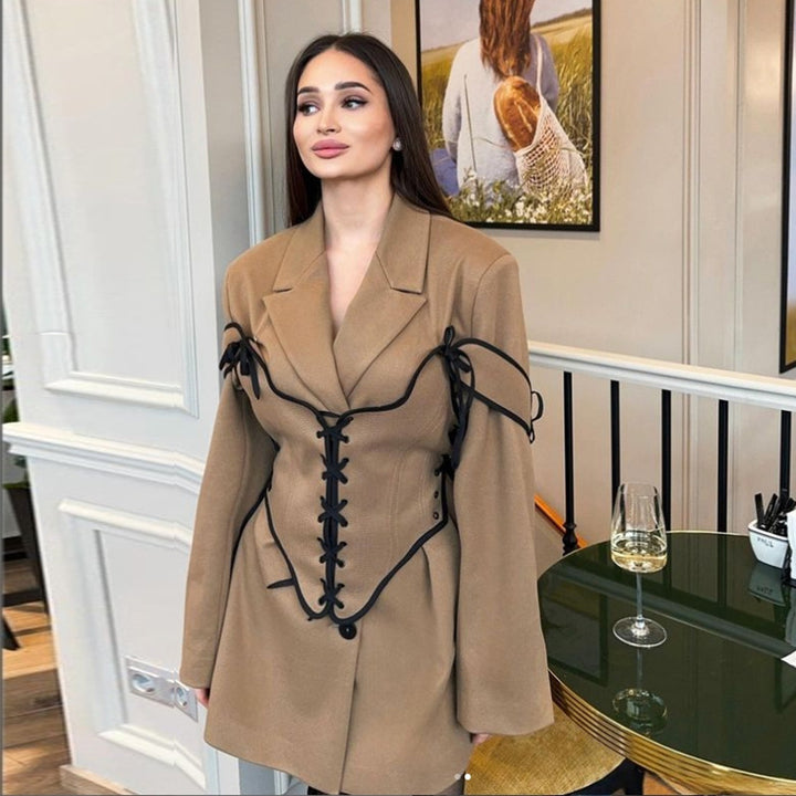 Dame Mode Blazer-Kjole med unik snøringsdetalje og figursyet snit Stilla