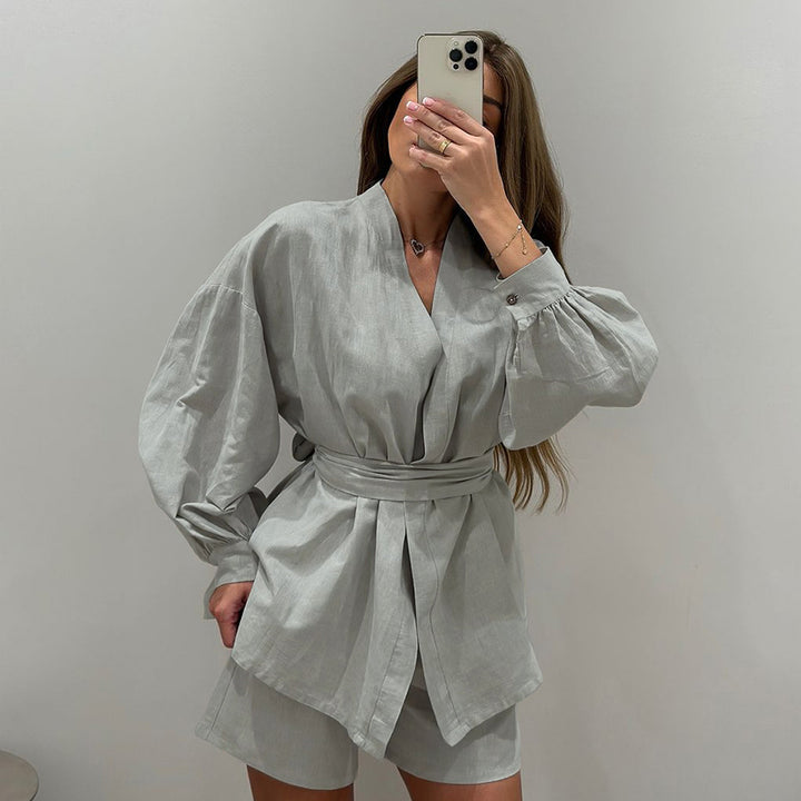 Dame moderne blazer-sæt med afslappet shorts og elegant bælte Stilla