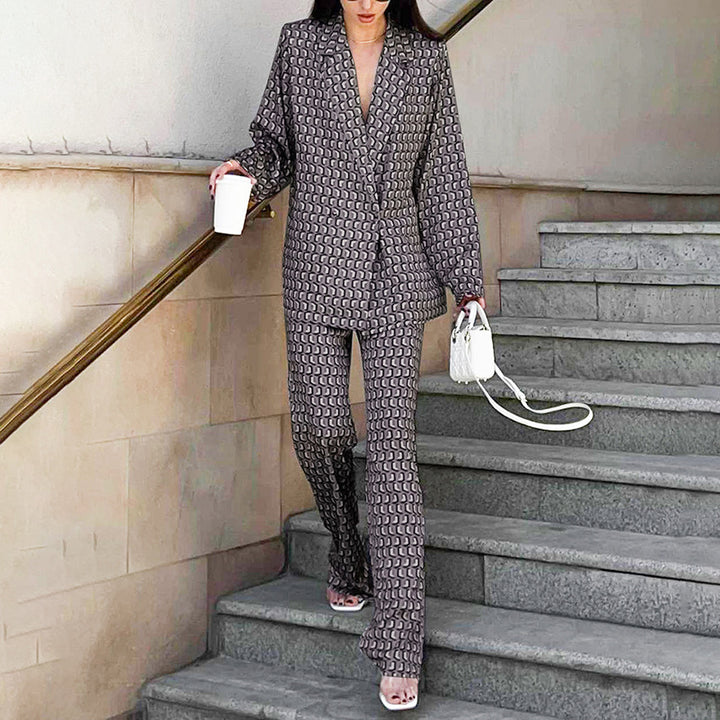 Dame blazer-bukser-kombination med moderne mønster og elegant snit Stilla