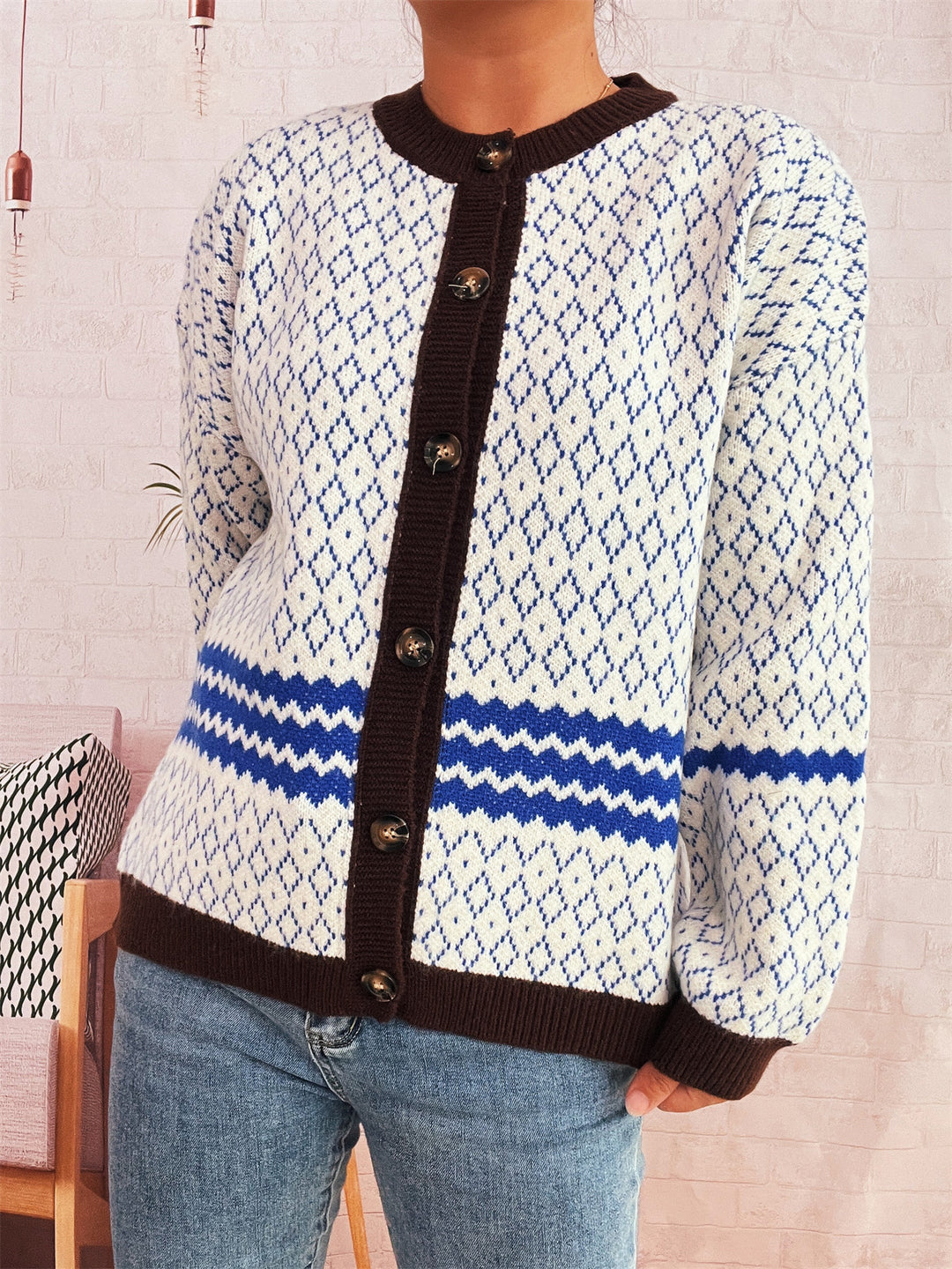 Kvinders cardigan med geometrisk mønster og elegante knapdetaljer Stilla
