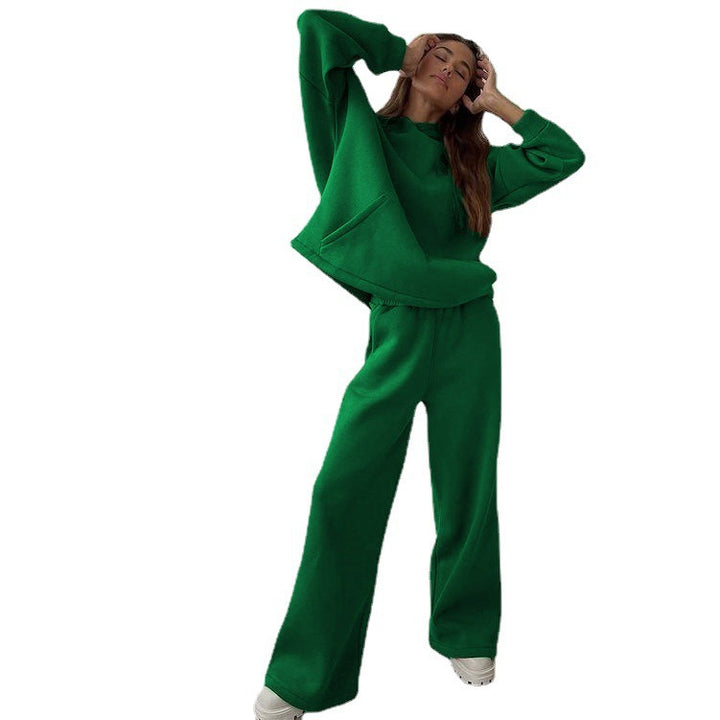 Kvinders afslappede hoodie og joggers look Skovae