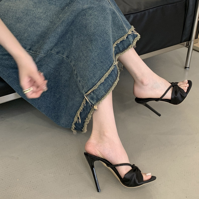 Dame elegante mules med lav hæl og moderne knude-design Stilla
