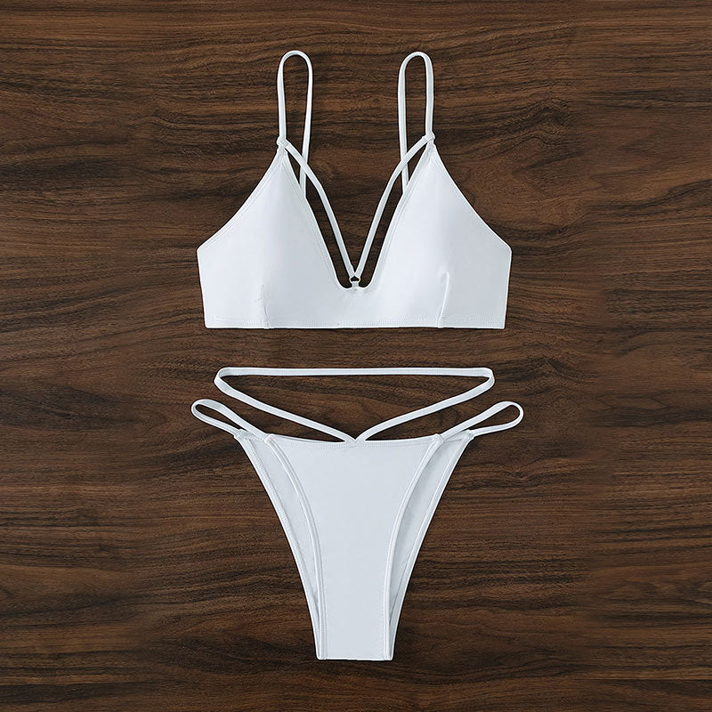 Dame triangel-bikini med dyb v-udskæring og raffinerede stropmønstre Skovae