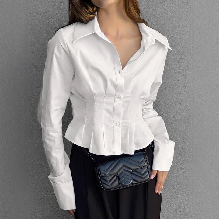 Dame Tailoreret Bluse med elegante knapdetaljer og velplejet design Stilla