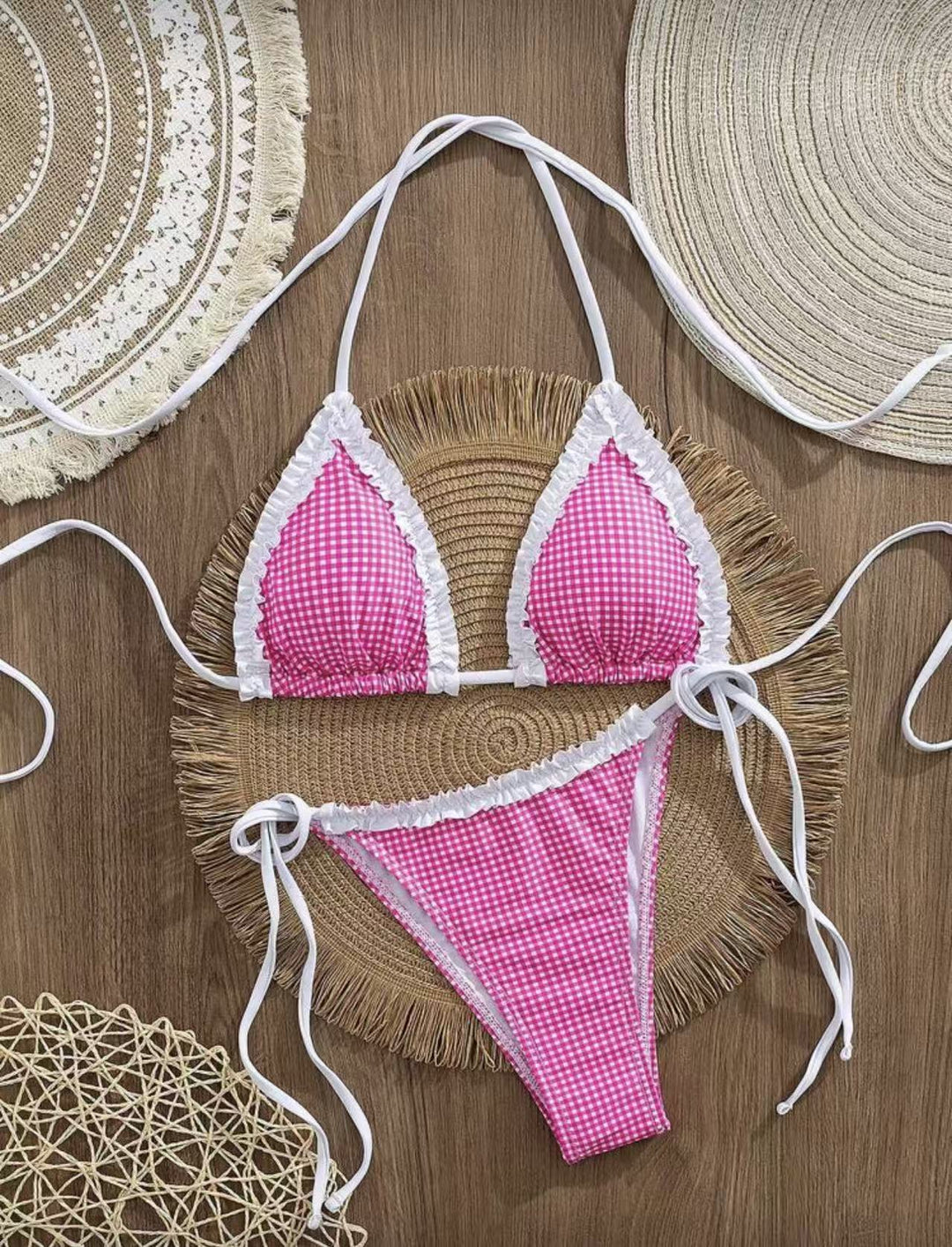 Dame Bikini-sæt med legende ternet mønster og charmerende flæsedetaljer Skovae