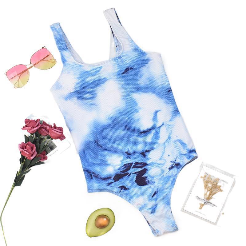 Dame Højskåret Badedragt med trendy Tie-Dye-design Skovae