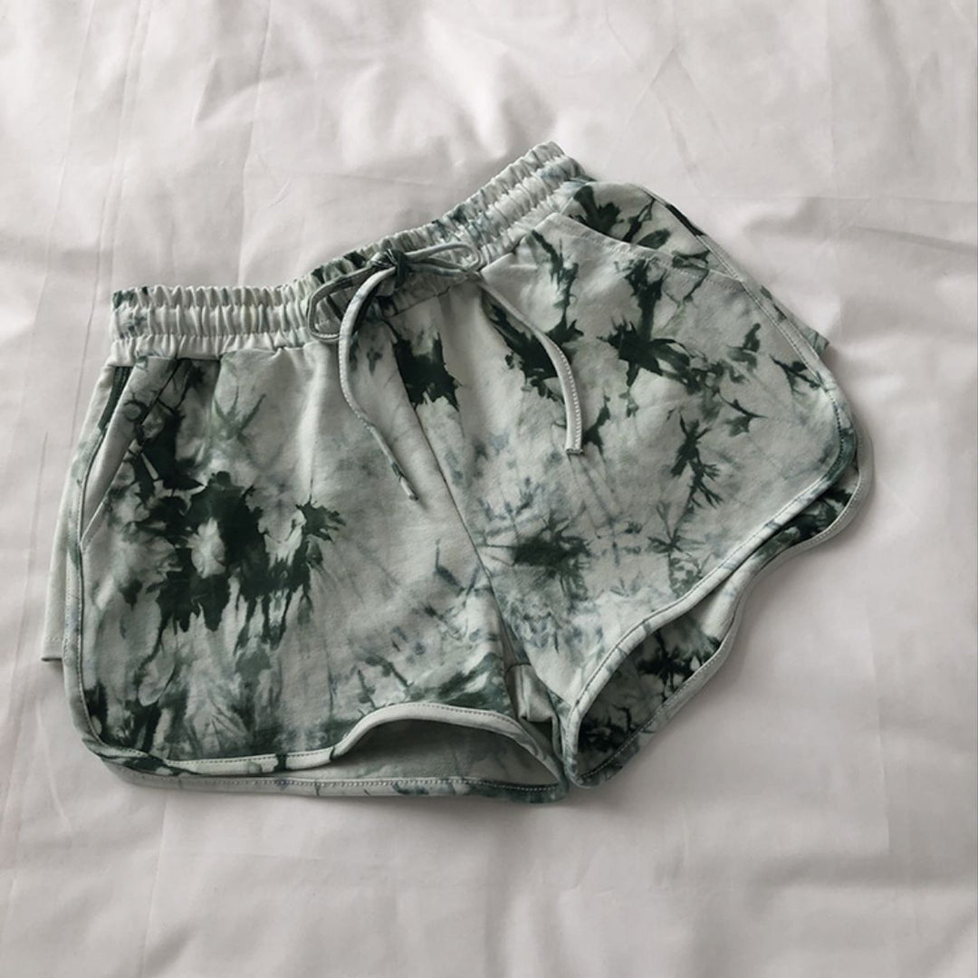Kvindernes casual sweatshorts med trendy tie-dye design og praktiske sidelommer