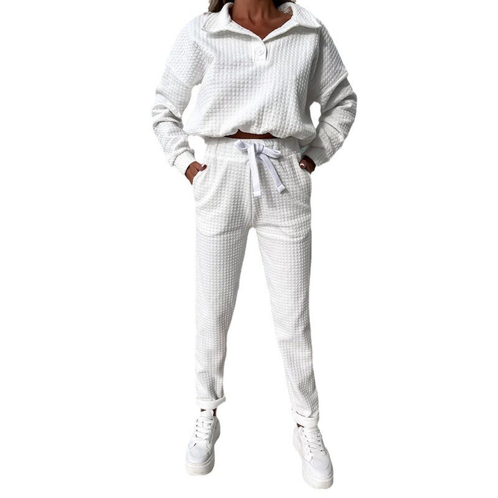 Kvindernes fritidssæt med cropped top og komfortable bukser Skovae