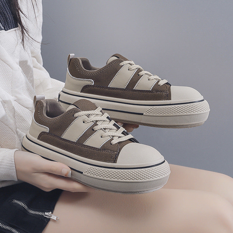 Dame mode Sneakers i sporty-elegant design med tyk gummisål Stilla