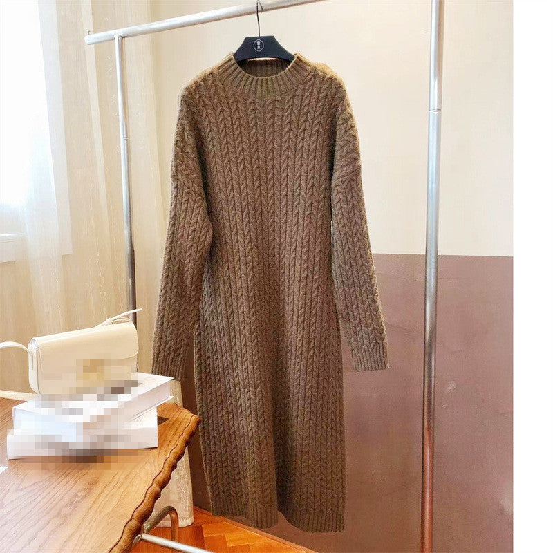 Kvindestrikkjole i et afslappet design med struktureret mønster Stilla