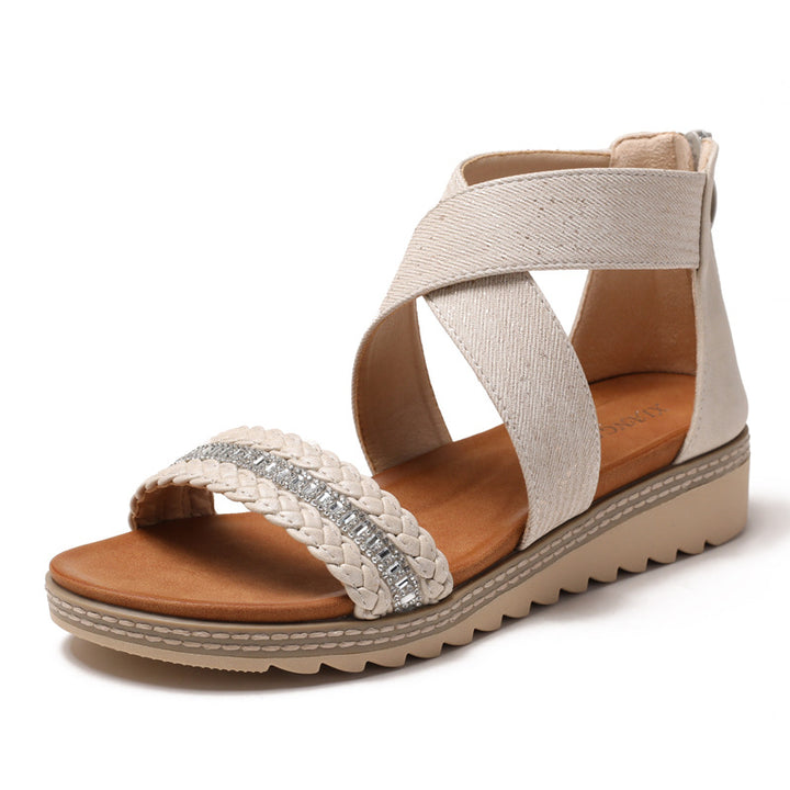 Dame komfortable sandaler med krydsede remme og moderne pyntbånd Stilla