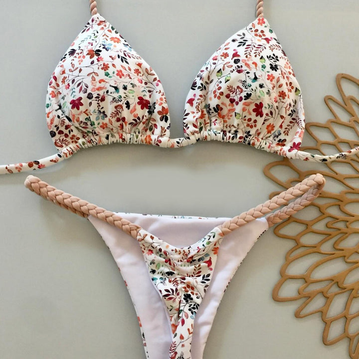 Dame triangel-bikini med flettede stropper og blomstret design Stilla