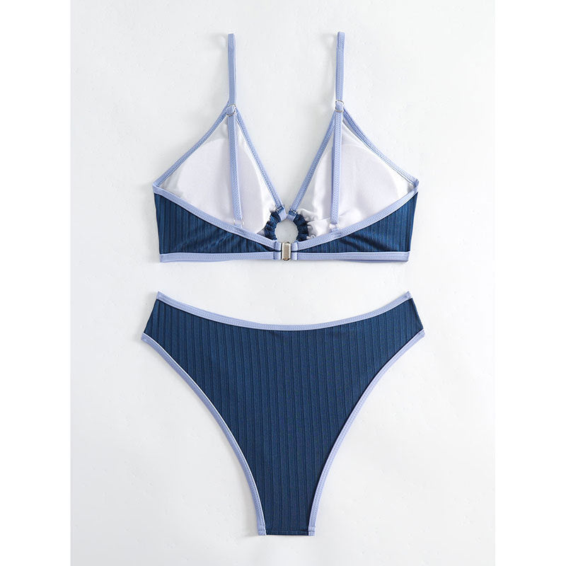 Dame bikini-sæt med struktureret overflade og moderne ringdetalje Stilla