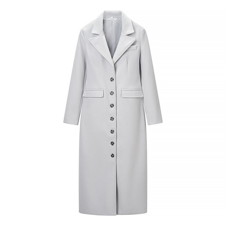 Kvinders elegante trenchcoat i minimalistisk design med praktiske lommer Stilla