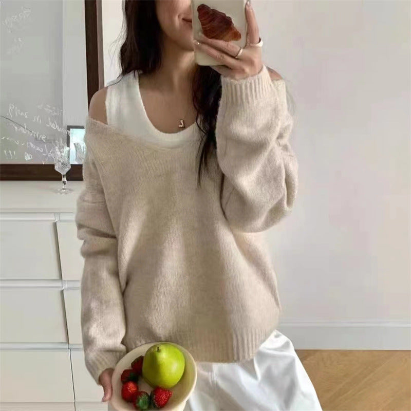 Kvinders afslappede sweater med en moderne V-hals og åbne skuldre Stilla