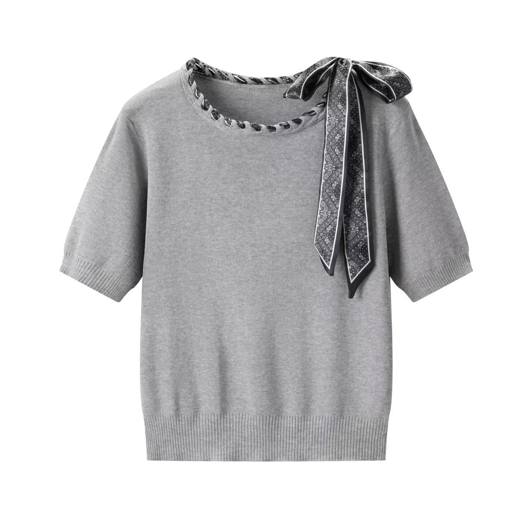 Dame kortærmet pullover med dekorativt halsbånd og stilfuldt sløjfedetail Skovae