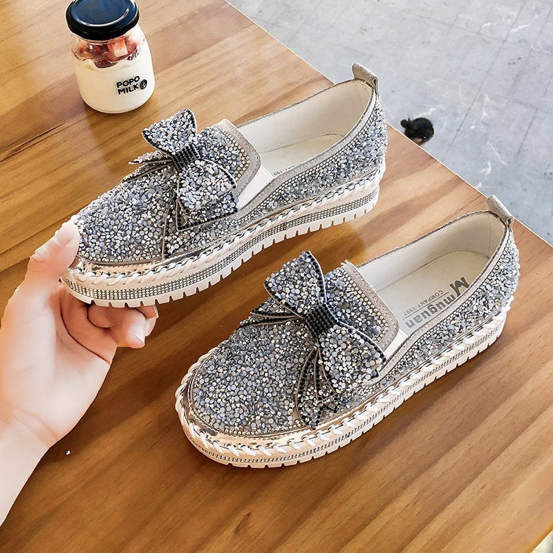 Dame Glitrende Slip-On Sko med moderne Sløjfe Stilla