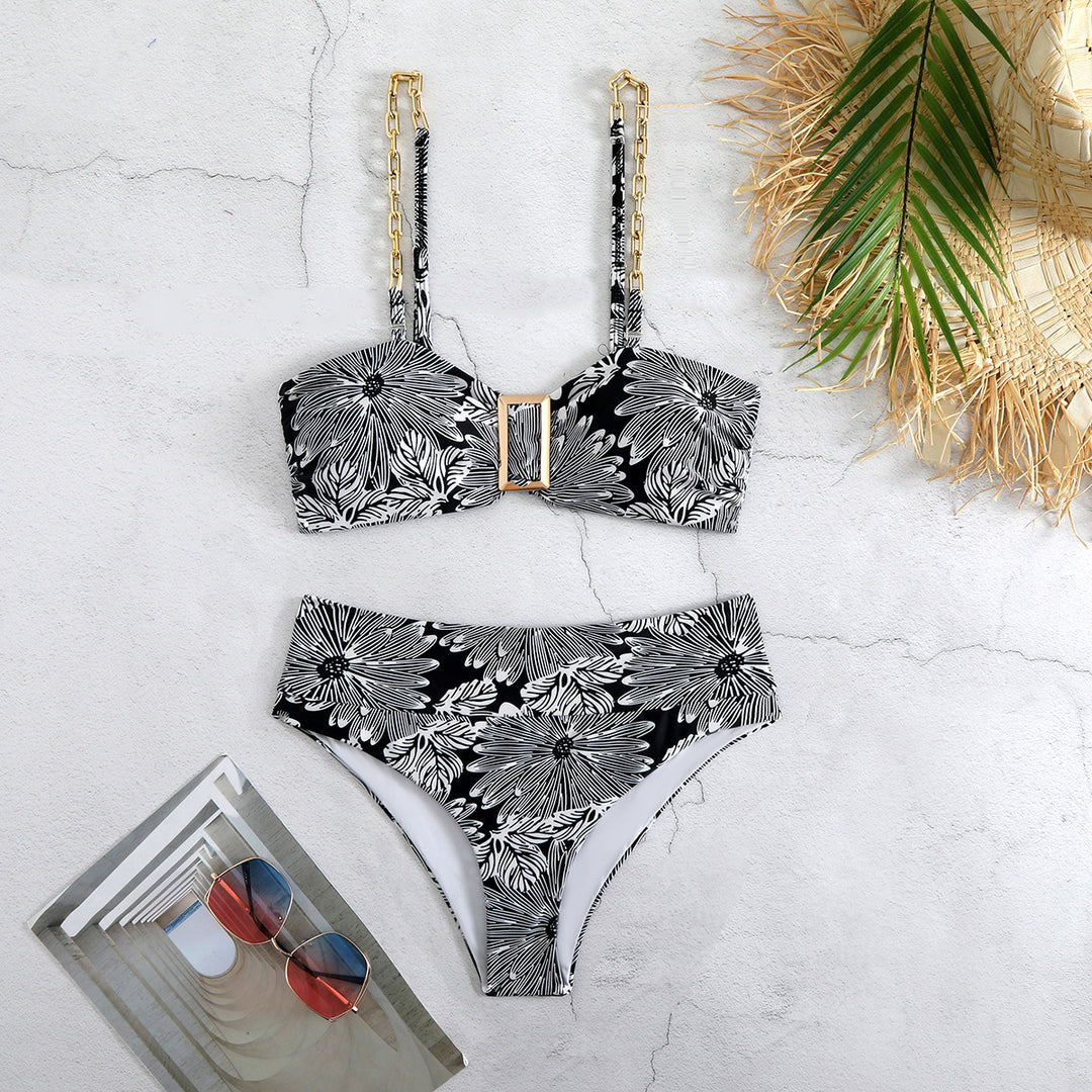 Dame bikini-sæt med raffineret blomsterprint og gyldne kædetrækkere Stilla
