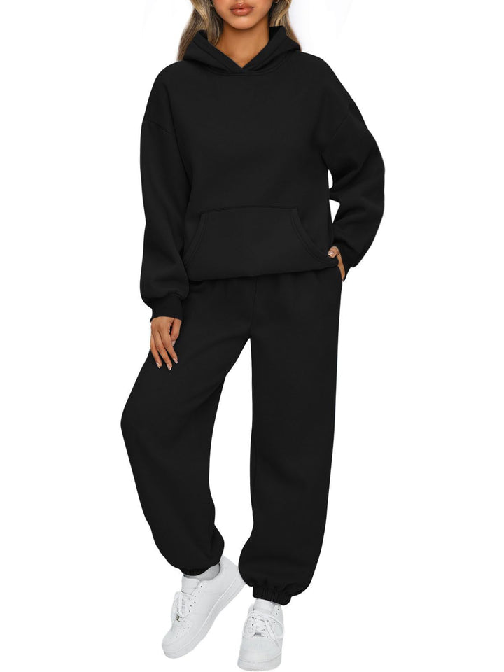 Kvinders afslappede hoodie jumpsuit lavet af kvalitets sweat materiale med praktiske lommer Skovae
