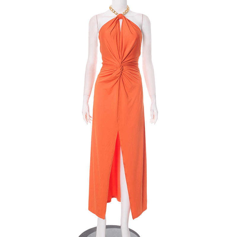 Femme Halterneck Maxi-Kjole med vridt frontdesign Stilla