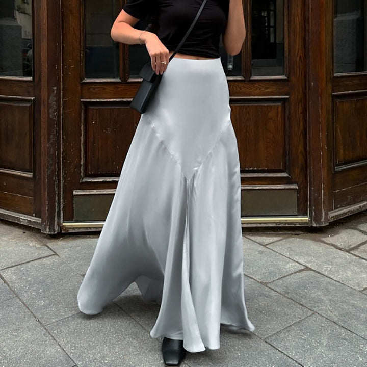 Dame satin nederdel med høj slids og elegant snit Stilla