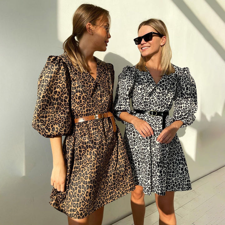 Dame Oversized Leopardbluse med knapdetaljer og ballonærmer Stilla