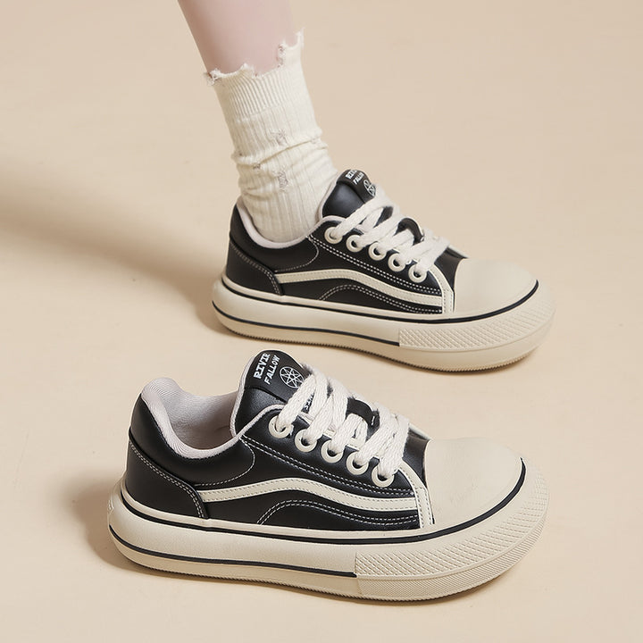 Dame Sneakers med tyk gummisål og stilfuldt overmateriale Stilla