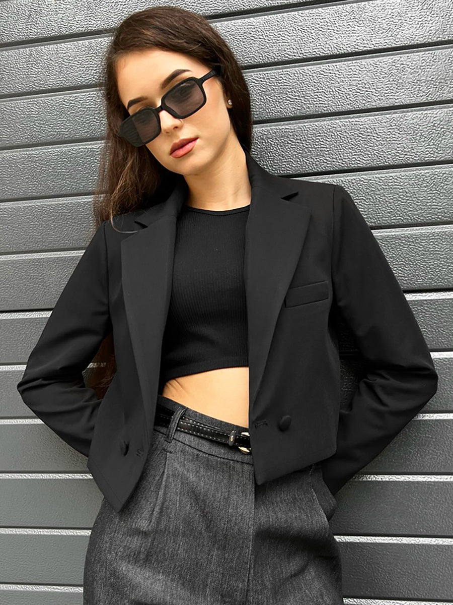 Dame kort blazer med moderne snit og elegant design Stilla