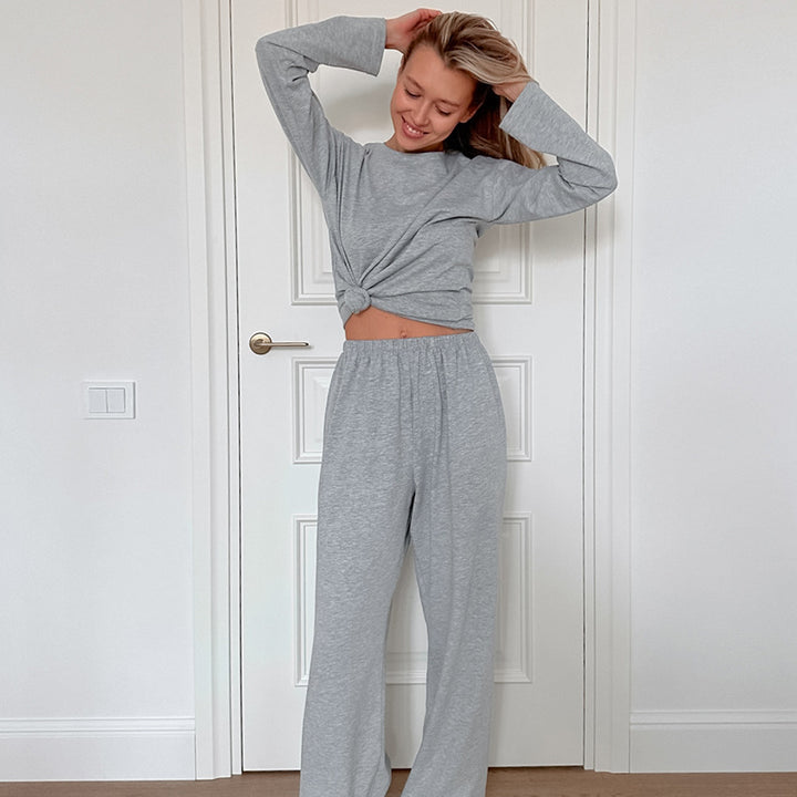 Dame pyjamasæt i behageligt, åndbart materiale med et moderne snit Stilla
