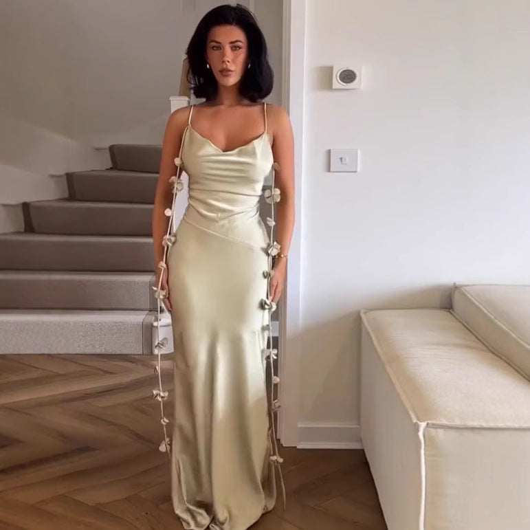 Dame Elegant satin Maxikjole med raffinere flæsedetaljer Stilla