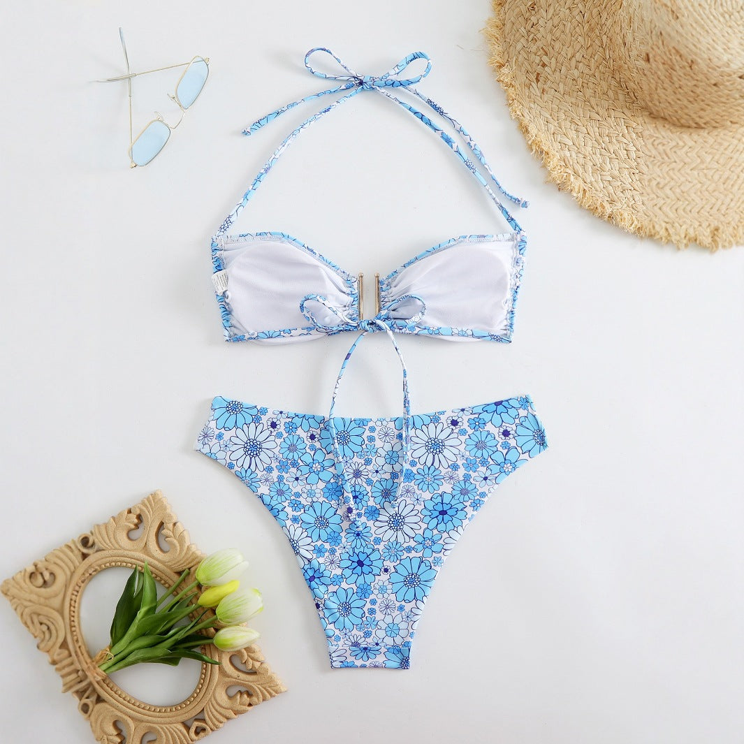 Dame bikini sæt med elegant snøring og blomstret accents Stilla