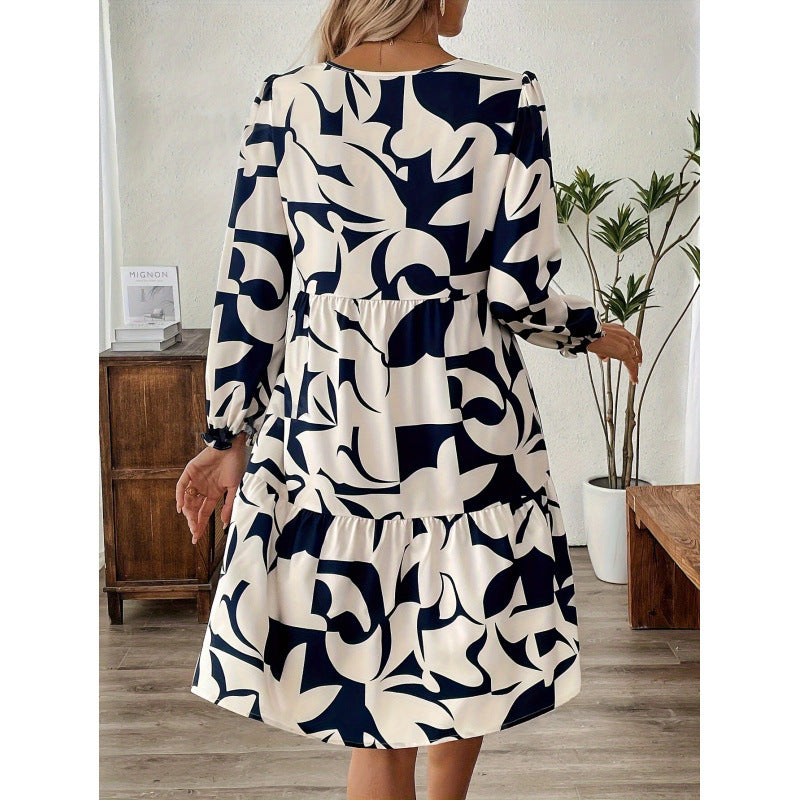 Dame lagdelt midi kjole med kunstnerisk drapering Stilla