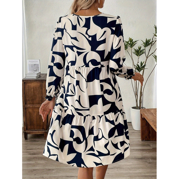 Dame lagdelt midi kjole med kunstnerisk drapering Stilla