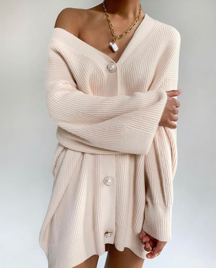Kvindernes strikkede cardigan med oversized pasform og dekorative knapper Stilla