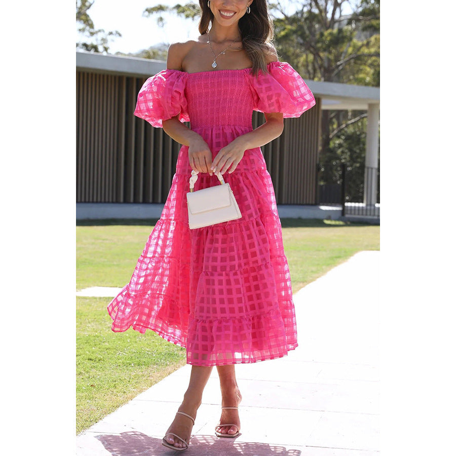 Dame Off-Shoulder Maxi-Kjole med Flæse og Ternet Mønster Stiila