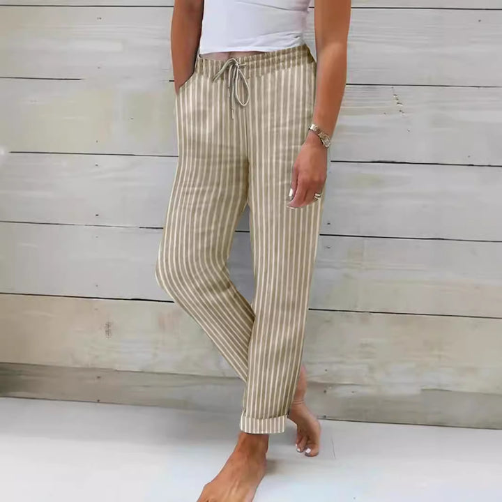 Dame fritidshose med trendy stribet mønster og elastisk talje Stilla