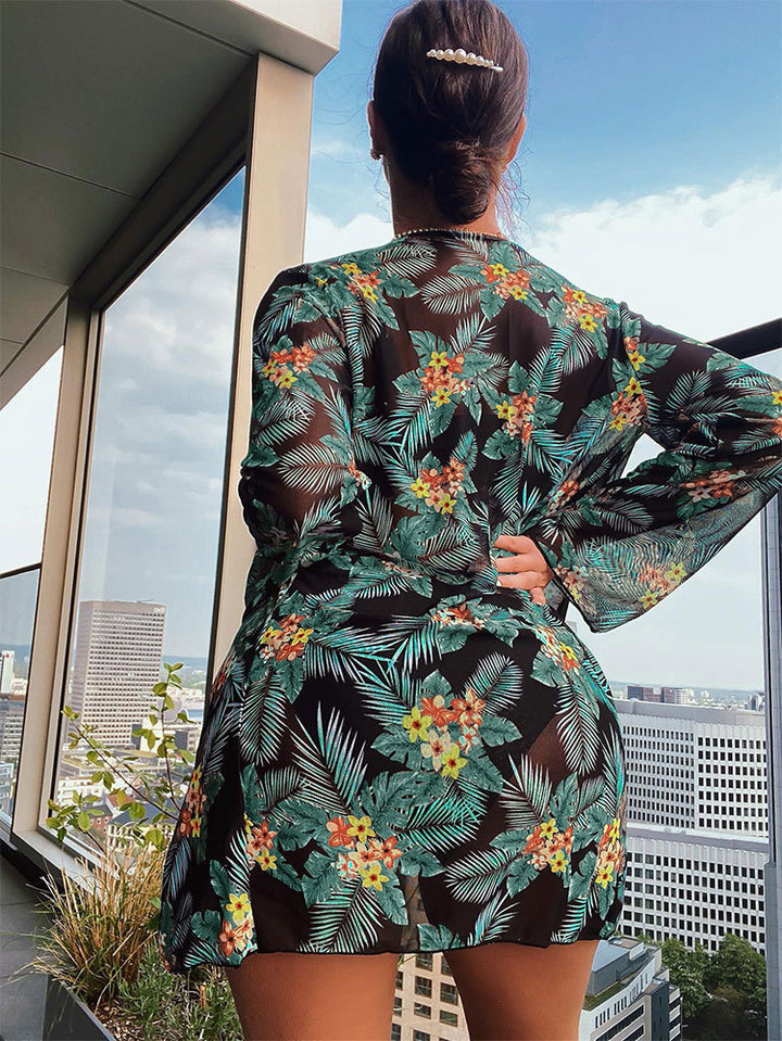 Dame bikini sæt med blomstret højtaljet trusse og matchende kimono Skovae