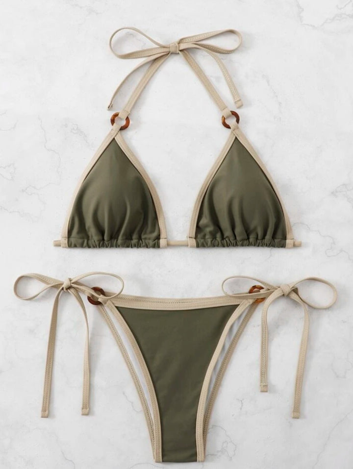 Dame triangel-bikini-sæt med justerbare bånd og fashionable accenter Stilla