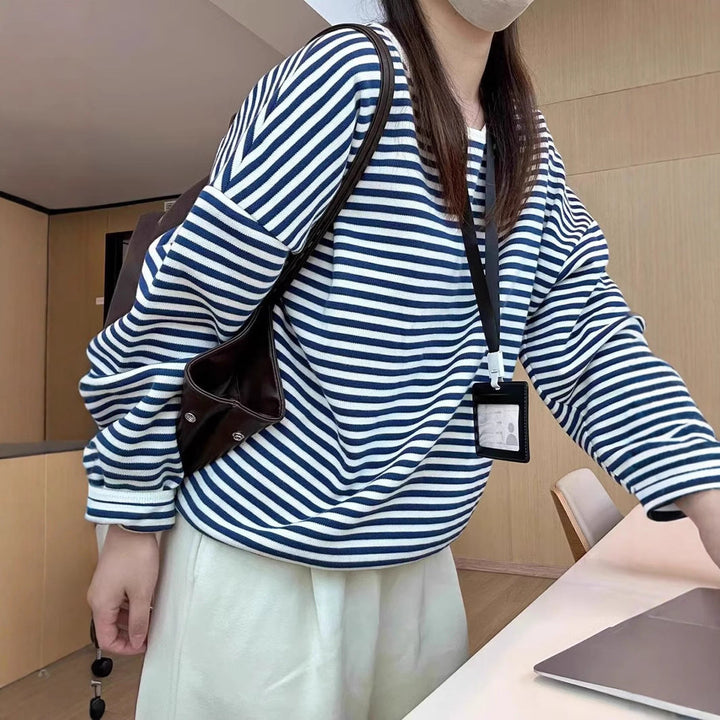 Dame Løsstrikket sweater med farverige accenter