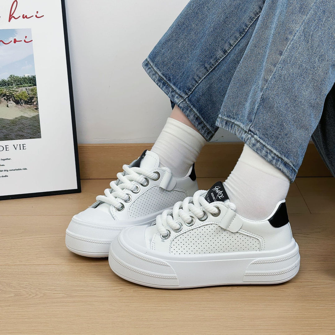 Dame Sneakers i sporty-moderne design med åndbar overfladestruktur og skridsikker sål Stilla
