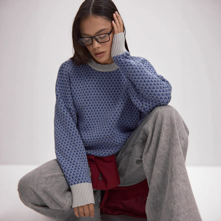 Kvinders strikket pullover med elegant zigzagmønster og blød rund halsudskæring Stilla