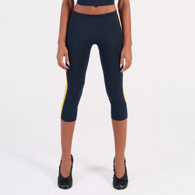 Damen Sportliche 3/4-Leggings mit seitlichen Kontraststreifen Skovae